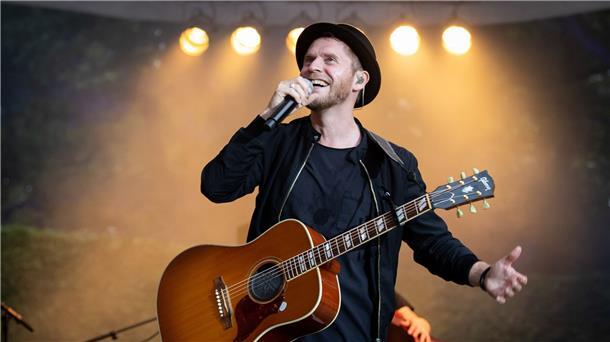 Johannes Oerding steigt auf Platz eins der Charts ein Popsänger und Songwriter Johannes Oerding veröffentlichte Anfang November sein neues Album „Plan A“.