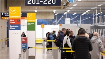 Problemlose Abfertigung am Flughafen Köln/Bonn zum Auftakt der Osterferien.