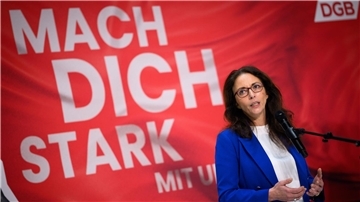 „Pushen ein Mini-Problem zu einem Mega-Thema hoch“: Gewerkschafterin Fahimi hält die Debatte ums Bürgergeld für absurd. (Archivbild)