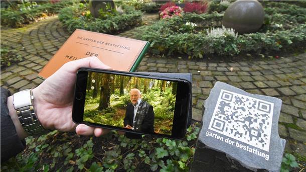 QR-Codes auf Gräbern liegen im Trend.
