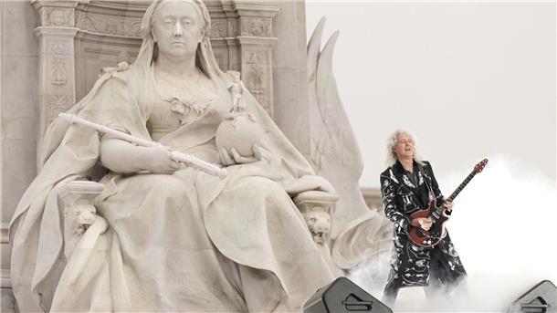 Queen-Gitarrist Brian May wird zum Ritter geschlagen Queen-Gitarrist Brian May trifft bald König Charles III.