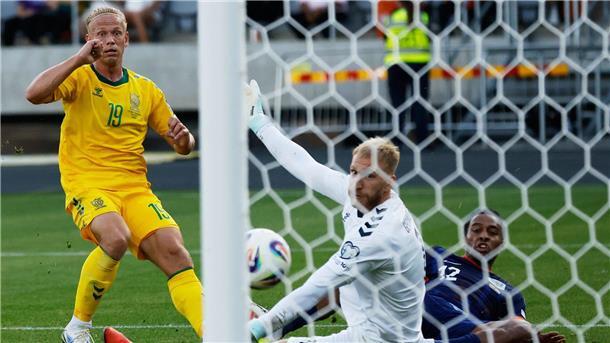 6:0 in der Türkei: Spanien zaubert sich in einen Rausch Quinten Timber traf zum zwischenzeitlichen 2:0 für die Niederlande.