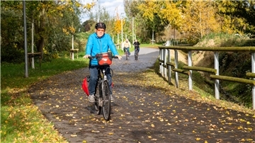 Radfahrer Hartmut Roes testet für uns den neuen Radweg "Fahr(g)rad 8" .