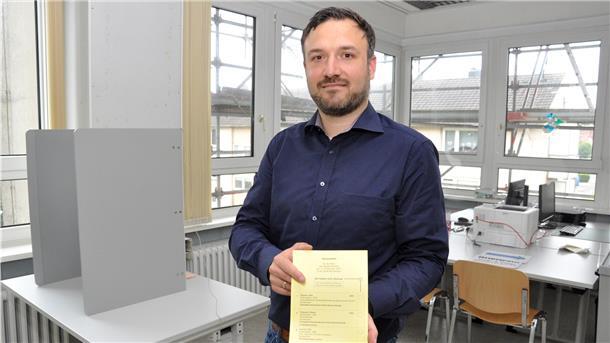 Raphael Wermke, stellvertretender Leiter des städtischen Ordnungsamtes, koordiniert die kommenden Wahlen in der Stadt Nordenham.