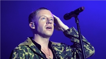 Rapper Macklemore (Ben Haggerty) beim Lollapalooza Festival 2015 in Berlin.