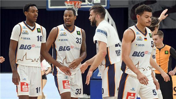 Ratlose Gesichter bei den Eisbären (von links): Kevin Charles, Nick Hornsby, Hendrik Drescher und Jarelle Reischel.