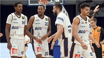 Ratlose Gesichter bei den Eisbären (von links): Kevin Charles, Nick Hornsby, Hendrik Drescher und Jarelle Reischel.