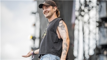 Raum27 hat am Freitag auf dem Deichbrand gerockt. Das Duo aus Bremerhaven eröffnete am Mittag die Water Stage.