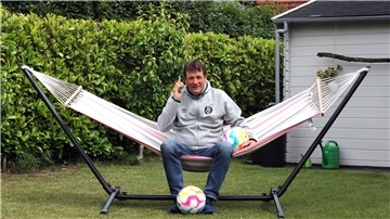 Raus aus der Hängematte, rauf auf den Sportplatz: Torsten Gütschow verbringt in Zukunft wohl deutlich weniger Zeit in seinem eigenen Garten als zuletzt.