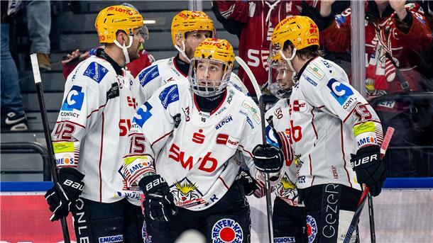 Rumpfteam der Pinguins kann sich für starke Leistung nicht belohnen Rayan Bettahar (Mitte) erzielte den zwischenzeitlichen Ausgleich der Pinguins, als die vierte Sturmreihe mit den nominellen Verteidigern Nicholas Jensen und Nicolas Appendino mit Ziga Jeglic auf dem Eis stand.