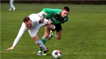 Rayk Hess (rechts) erzielte das 1:0 beim wichtigen 3:1-Sieg der Anderlinger gegen Pennigbüttel. 