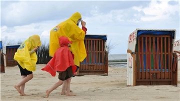 Regen und Sturm haben den Juli im Kreis Cuxhaven beherrscht. Auch für die kommenden Wochen gibt es trübe Aussichten. 
