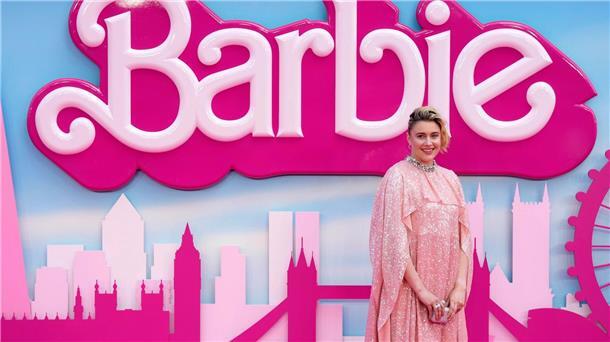 Regisseurin Greta Gerwig bei der Ankunft zur „Barbie“-Premiere in London