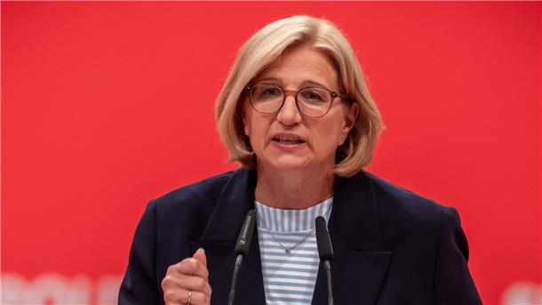 Rehlinger stellt sich hinter den SPD-Chef. (Archivbild)