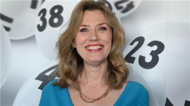 Reichenbacher und Hannah moderieren eine Live-Ziehung zusammen. (Archivbild)