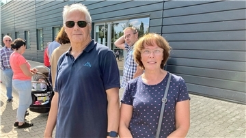 Reinhard und Sigrid Gareis mussten fünf Stunden warten, bis sie endlich an der Reihe waren, um Dauerkarten kaufen zu können.