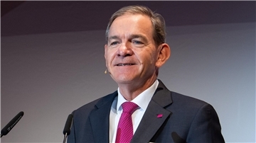 Reinhold von Eben-Worlée: „Deutschland hat sich in Bürokratie und starren Strukturen verheddert und selbst gefesselt.“