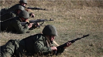Rekruten trainieren auf einem Schießplatz im Süden Russlands (Archivbild).