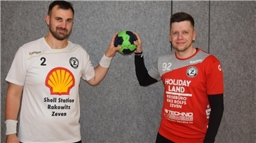 René Viets (links) und Sebastian Bleck werden in der jetzt beginnenden Saison die Zevener Handballer in der Regionsoberliga als Spielertrainer betreuen.