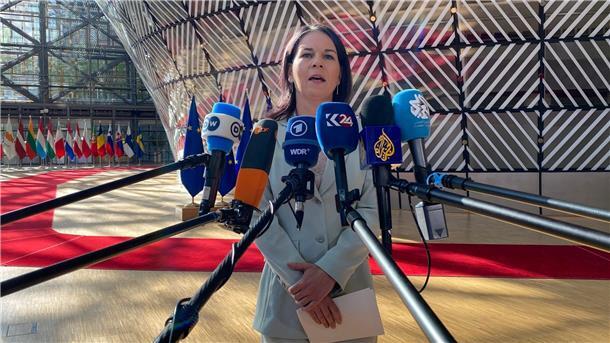 Baerbock würdigt Biden - Europa muss mehr tun Respekt: Außenministerin Annalena Baerbock würdigt die Entscheidung von Joe Biden.