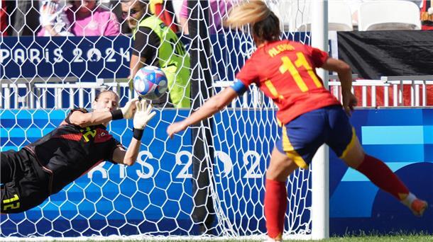 Bronze-Heldin Berger beim Elfmeter „komplett leer“ Rettet die Bronzemedaille für die DFB-Frauen: Ann-Katrin Berger