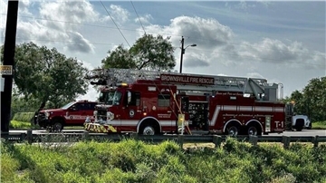 Rettungskräfte an der Unfallstelle in Brownsville.