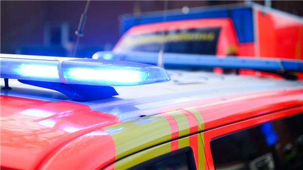 Taucher rettet 19-Jährigen nach Badeunfall in Tannenhausen Rettungskräfte brachten den 19-Jährigen mit lebensgefährlichen Verletzungen in eine Klinik. (Symbolbild)