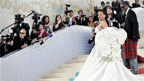 Rihanna und A$AP Rocky bei der Eröffnung der Ausstellung „Karl Lagerfeld: A Line of Beauty“ im New Yorker Metropolitan Museum of Art.