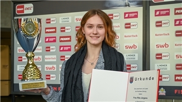 Rike Jürgens (Bild), Hiphopperin der Tanzschule Beer/TSG Bremerhaven, wurde vom Magistrat zur Sportlerin des Jahres 2019 gekürt. Sie erhielt den Titel in der Kategorie als Einzelsportlerin - die Eishockeymannschaft der Fischtown Pinguins räumt die Trophäe als Mannschaft des Jahres ab.