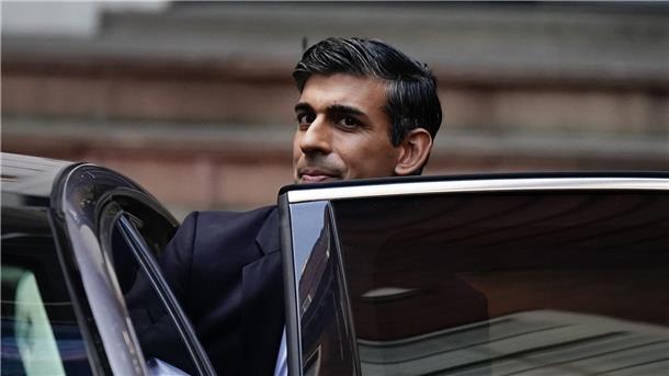 Fahrt ohne Gurt: Premier Rishi Sunak muss Strafe zahlen Rishi Sunak gesteht „seinen Fehler voll und ganz ein“.