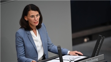 Rita Schwarzelühr-Sutter nennt es „puren Antisemitismus“, wenn auf deutschen Straßen die menschenverachtenden Taten der Hamas bejubelt würden.