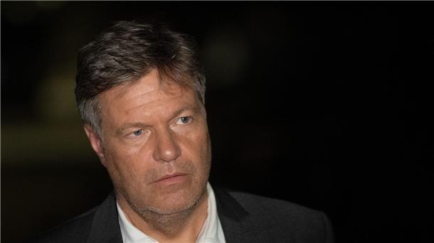 Habeck startet China-Besuch mit klaren Ansagen Robert Habeck: „Europa muss außenpolitisch, sicherheitspolitisch, weltpolitisch handlungsfähig werden.“