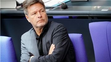Robert Habeck ist in der Top-Ten-Liste des ZDF-„Politbarometers“ von Platz eins auf Platz vier abgesunken.