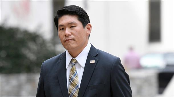 Robert Hur soll den Fund diverser Geheimunterlagen in Privaträumen von US-Präsident Biden als unabhängiger Sonderermittler untersuchen.