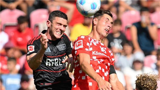 Robin Gosens (l) wird für den 1. FC Union Berlin so schnell kein Kopfballduell mehr bestreiten.