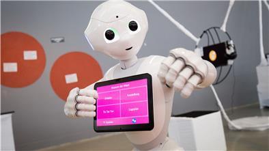 Robotik, autonome Steuerung, Produktentwicklung – eine Lawine von neuen Anwendungen mit künstlicher Intelligenz (KI) wird in den kommenden Jahren auf die Wirtschaft zukommen. In Bremerhaven finanziert das Land Bremen ein KI-Transfer-Zentrum, das die Wirtschaft unterstützen soll.
