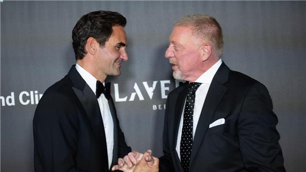 Roger Federer und Boris Becker (r.) treffen sich bei einem Event am Rande des Laver Cups.