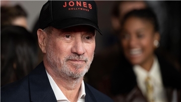 Roland Emmerich kann weitere Schauspieler für seine „Gladiator“-Fortsetzung gewinnen.