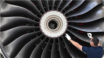 Rolls-Royce baut vor allem Antriebe für Großraumflugzeuge, die auf Langstreckenverbindungen von Kontinent zu Kontinent zum Einsatz kommen.