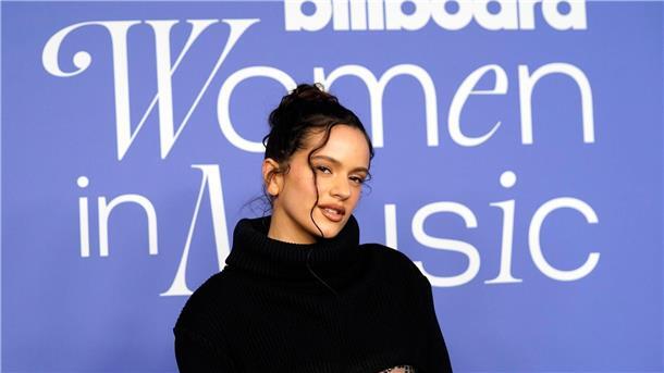 Rosalía hat in Barcelona ihr neues Album „Lux“ erstmals einem größeren Publikum vorgestellt. 