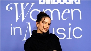 Rosalía hat in Barcelona ihr neues Album „Lux“ erstmals einem größeren Publikum vorgestellt. 