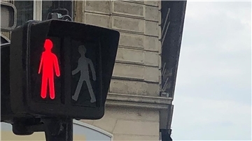Rote Ampeln werden in Frankreich gerne auch ignoriert.