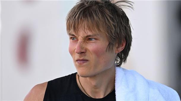 Mäßiger Start: Deutsche Kletterer bangen um Olympia-Finale Routinier Alexander Megos war sehr unzufrieden nach dem ersten Wettkampftag.