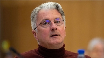 Rupert Stadler, ehemaliger Vorstandsvorsitzender der Audi AG, sitzt im Sitzungssaal des Landgericht München.