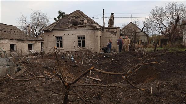 Russland habe in der Region Saporischschja in den vergangenen Wochen über eine Strecke von schätzungsweise 120 Kilometern drei Verteidigungslinien vervollständigt. Das schreiben britische Geheimdienste.