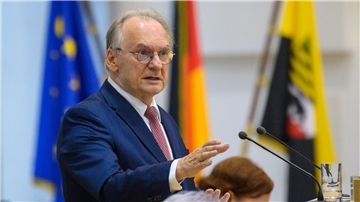 Sachsen-Anhalts Ministerpräsident Reiner Haseloff (CDU) drängt auf eine umfassende Aufarbeitung des Anschlags. (Archivbild)