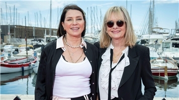 Sadie Frost (l) und Twiggy in Cannes.
