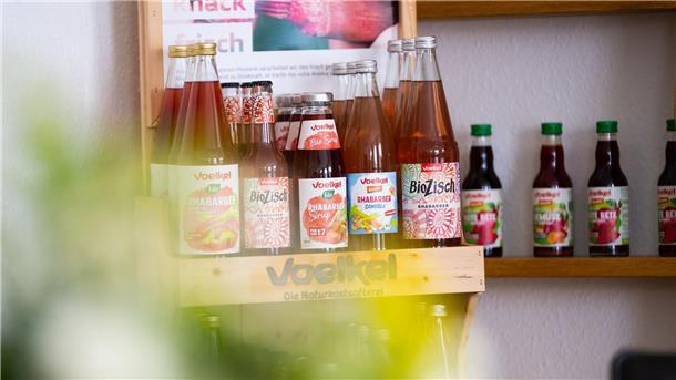 Gericht: Voelkel darf Saft nicht mehr „Immunkraft“ nennen Säfte, Schorlen und Shots: Voelkel produziert nach eigenen Angaben rund 250 verschiedene Getränke. (Archivbild)