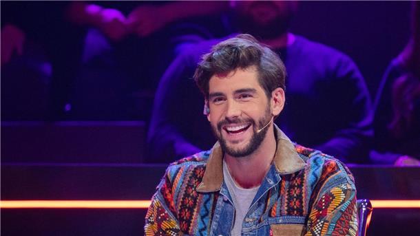 Sänger Alvaro Soler war schon 2021 Gast im Rateteam.