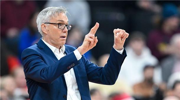 Bayern und Ulm marschieren im Gleichschritt an der Spitze Sah eine dominante Vorstellung seiner Bayern: Trainer Gordon Herbert.
